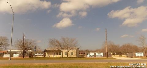 12621 N Interstate 35, Moore, TX 78057 photo 1