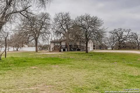 265 Sara Ln, Lytle, TX 78052 photo 1