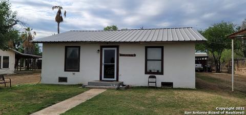 704 Frio, Cotulla, TX 78014 photo 1