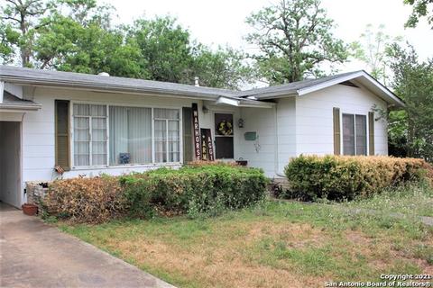 906 Dove Ave, Devine, TX 78016 photo 1