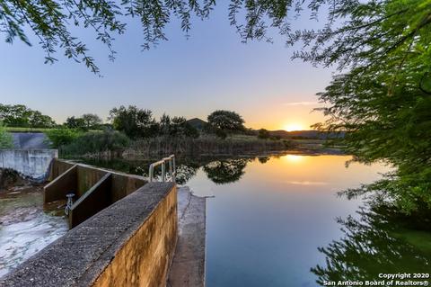 4029 Seco Valley Rd, Utopia, TX 78884 photo 1