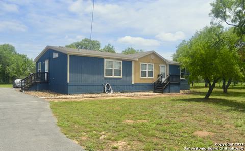 1450 S View Dr, Lytle, TX 78052 photo 1