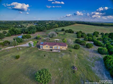 103 Silver Spur, Blanco, TX 78606 photo 1