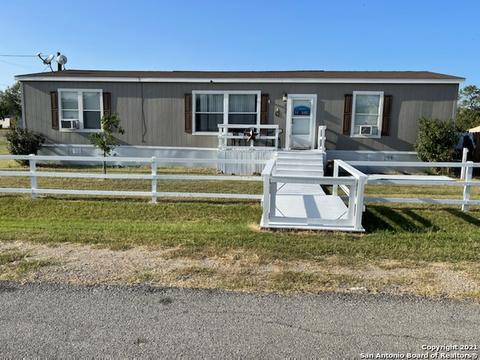 675 Las Palomas Dr, Lytle, TX 78052 photo 1
