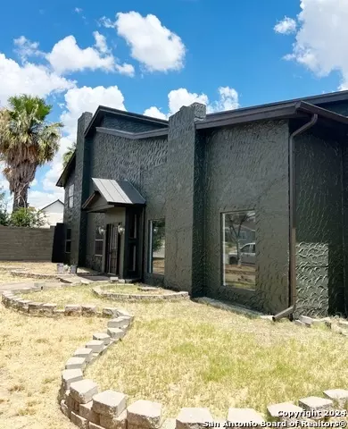 707 Tilden St, Cotulla, TX 78014 photo 1