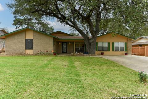 235 Malone Dr, Devine, TX 78016 photo 1