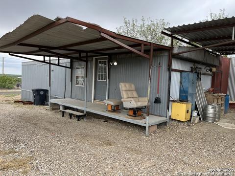 147 Park St, Eagle Pass, TX 78852 photo 1