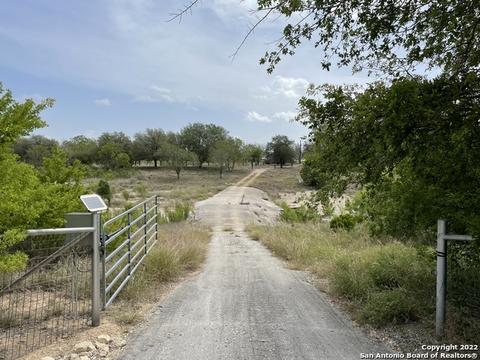 8226 Fm 471 N, San Antonio, TX 78253