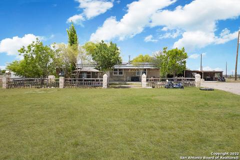 269 E Kroll Rd, Harper, TX 78631 photo 1
