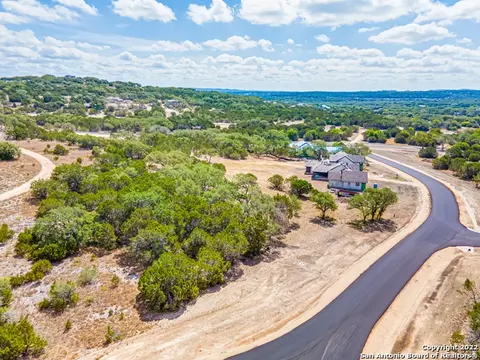 1764 Royal Pt, Canyon Lake, TX 78133