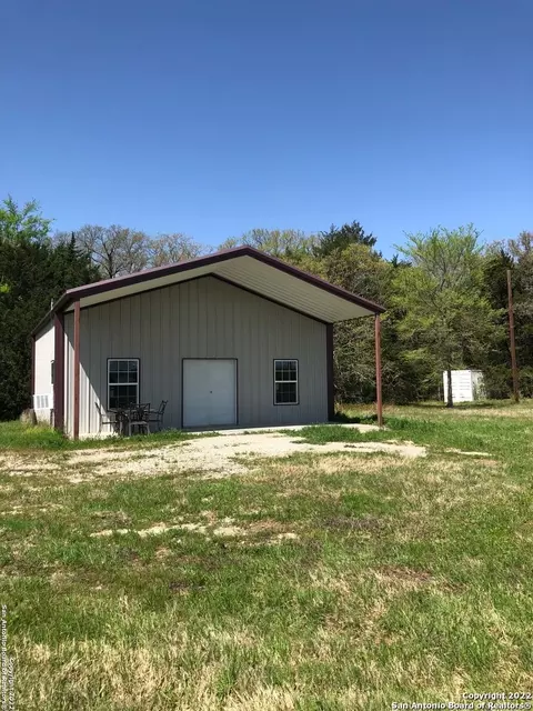 982 Rs County Road 4500, Point, TX 75453