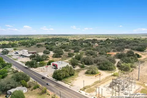 00 Rossville Rd, Devine, TX 78016 photo 4