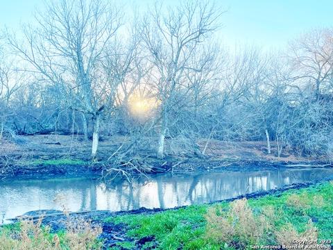 1049 County Road 5710, Devine, TX 78016 photo 1