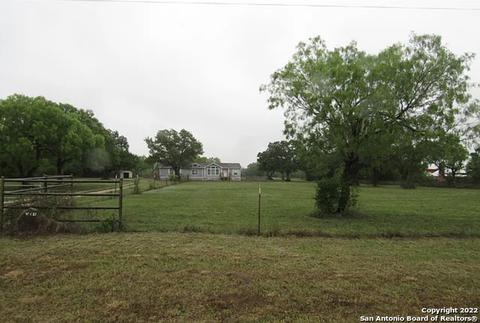 274 Private Road 6730, Devine, TX 78016 photo 1