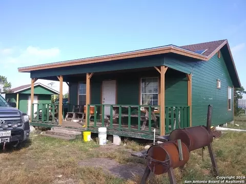 1052 Steep Rd, Del Rio, TX 78840