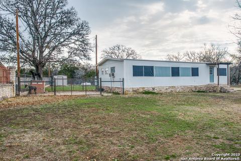 741 Julia Dr, Comfort, TX 78013
