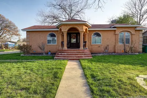 402 Hermine Blvd, San Antonio, TX 78212