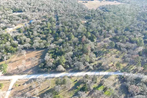 3100 Chuckwagon Rd, Luling, TX 78648 photo 2