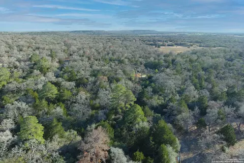 3100 Chuckwagon Rd, Luling, TX 78648 photo 8