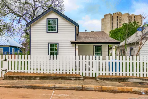 941 W Myrtle St, San Antonio, TX 78212