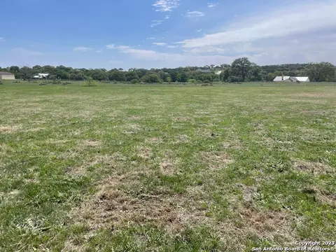 327 Salt Grass Trl, Bandera, TX 78003