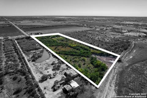 17865 Fm 471, Devine, TX 78016 photo 1