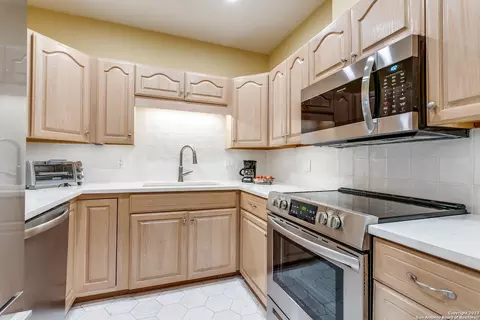 1 Towers Park Ln #1203, San Antonio, TX 78209