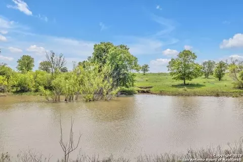 View/Area - 16547 E Gable Rd, Saint Hedwig, TX 78152 photo 2 of 7