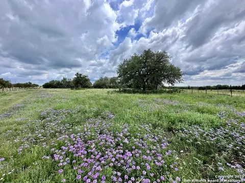 465 Watkins Rd, Mountain Home, TX 78058