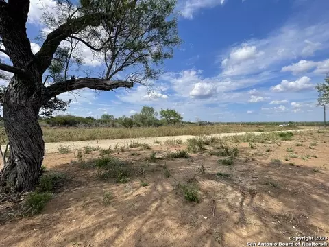 7079 Cr 2400, Moore, TX 78057 photo 1