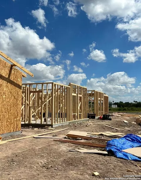 00 West Pike, Weslaco, TX 78596