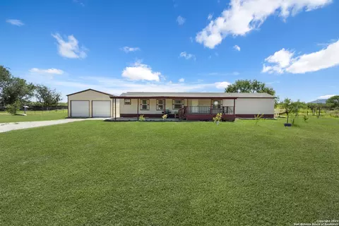 13808 Greenwood Rd, Atascosa, TX 78002