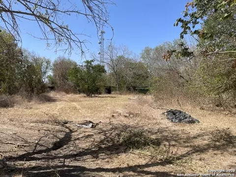 314 Troell St, Seguin, TX 78155