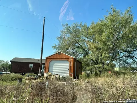 6606 E Loop 1604, Adkins, TX 78101 photo 1