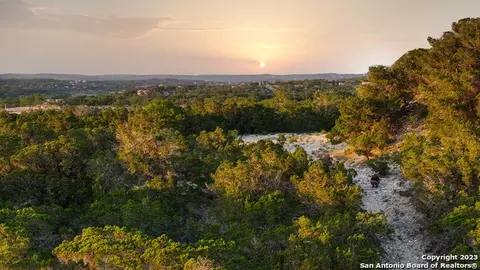 1729 Whispering Hills Dr, Canyon Lake, TX 78133