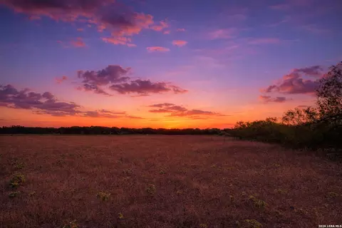 4401 Hardy Rd, Elmendorf, TX 78112