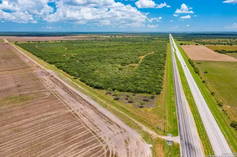 9815 Us-181n, Skidmore, TX 78389