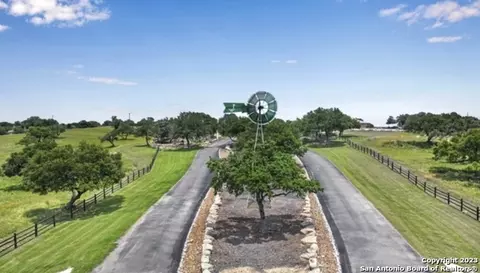 101 David Renfro, Blanco, TX 78606 photo 7
