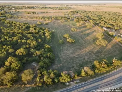 tbd E Lot 1 E Fm 140, Pearsall, TX 78061