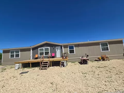 5581 Fm 1986, La Pryor, TX 78872
