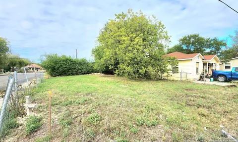 703 NW 34th St, San Antonio, TX 78228
