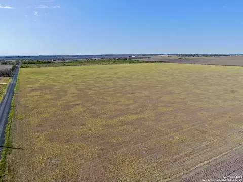 00 County Road 5717, Devine, TX 78016 photo 9