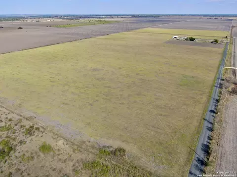 00 County Road 5717, Devine, TX 78016 photo 2