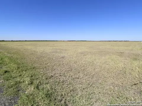 00 County Road 5717, Devine, TX 78016 photo 6