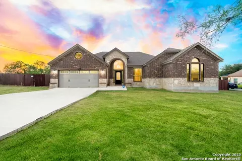 18069 Wisdom Rd, Lytle, TX 78052 photo 1