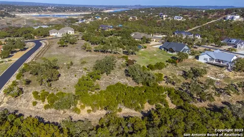 1018 Laredo Ln, Canyon Lake, TX 78133