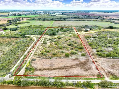 2049 County Road 451, Hondo, TX 78861