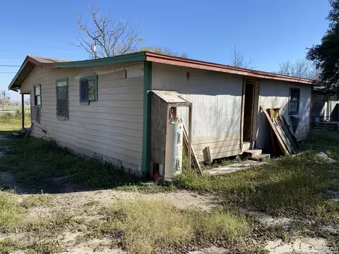 509 N State Highway 359, Mathis, TX 78368 photo 2