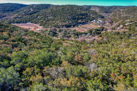 558 S Ridge Dr, Concan, TX 78838