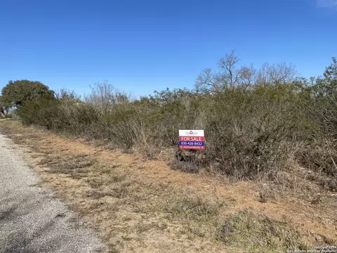 410 Cr 1629, Moore, TX 78057